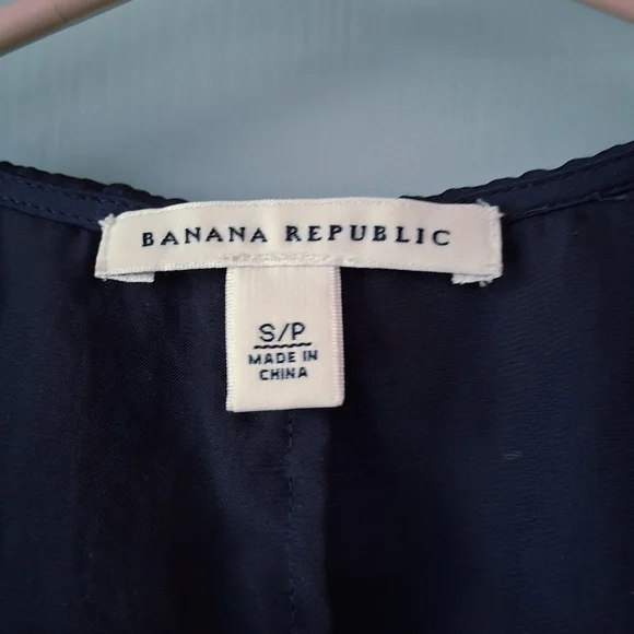 NWOT Banana Republic Sheer And Shiny Ladies Blue Blouse Sz. M. - Picture 8 of 10